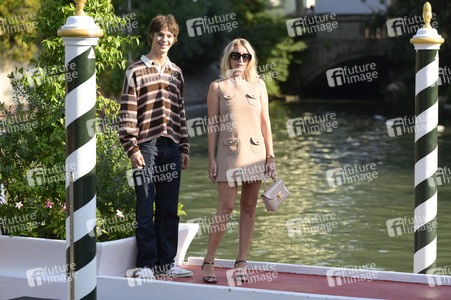 Abfahrt von Paul Kircher und Ludivine Sagnier vom Hotel Excelsior, Internationale Filmfestspiele von Venedig 2024