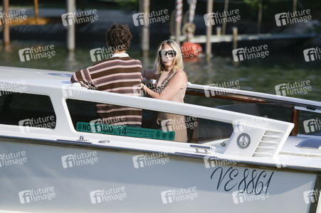 Abfahrt von Paul Kircher und Ludivine Sagnier vom Hotel Excelsior, Internationale Filmfestspiele von Venedig 2024