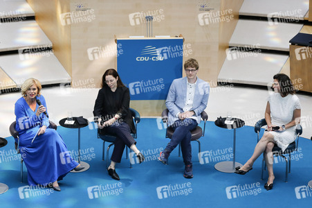 Festveranstaltung '75-Jahre CDU/CSU-Bundestagsfraktion' in Bonn