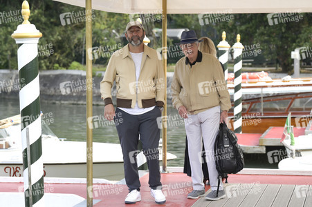 Abfahrt  von Claude Lelouch und Kaddour Merad vom Hotel Excelsior, Internationale Filmfestspiele von Venedig 2024