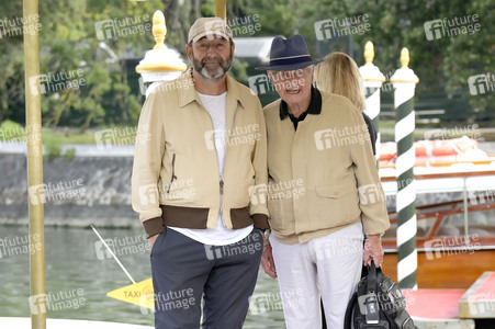 Abfahrt  von Claude Lelouch und Kaddour Merad vom Hotel Excelsior, Internationale Filmfestspiele von Venedig 2024