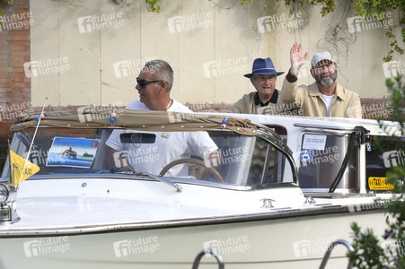 Abfahrt  von Claude Lelouch und Kaddour Merad vom Hotel Excelsior, Internationale Filmfestspiele von Venedig 2024