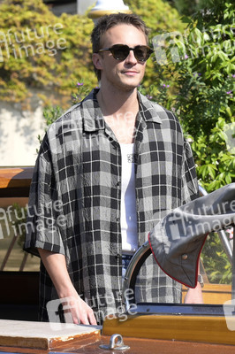 Ankunft von Luca Guadagnino und Drew Starkey am Hotel Excelsior, Internationale Filmfestspiele von Venedig 2024