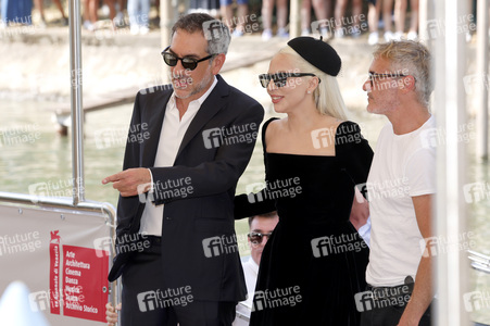 Ankunft von Todd Phillips, Lady Gaga und Joaquin Phoenix am Palazzo del Cinema, Internationale Filmfestspiele von Venedig 2024