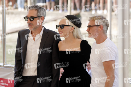 Ankunft von Todd Phillips, Lady Gaga und Joaquin Phoenix am Palazzo del Cinema, Internationale Filmfestspiele von Venedig 2024