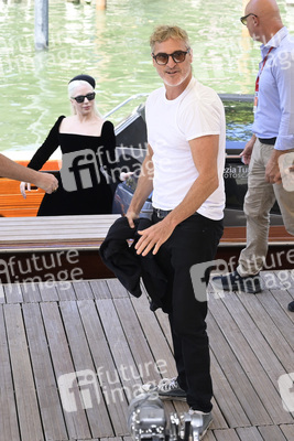 Ankunft von Todd Phillips, Lady Gaga und Joaquin Phoenix am Palazzo del Cinema, Internationale Filmfestspiele von Venedig 2024