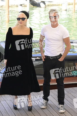 Ankunft von Todd Phillips, Lady Gaga und Joaquin Phoenix am Palazzo del Cinema, Internationale Filmfestspiele von Venedig 2024