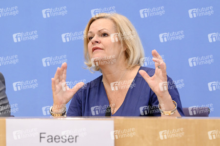 Bundespressekonferenz Bundeslagebild zur Organisierten Kriminalität 2023 in Berlin