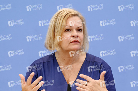 Bundespressekonferenz Bundeslagebild zur Organisierten Kriminalität 2023 in Berlin