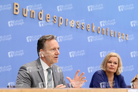 Bundespressekonferenz Bundeslagebild zur Organisierten Kriminalität 2023 in Berlin