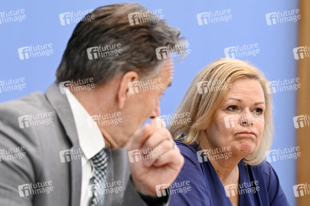 Bundespressekonferenz Bundeslagebild zur Organisierten Kriminalität 2023 in Berlin
