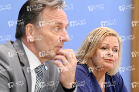 Bundespressekonferenz Bundeslagebild zur Organisierten Kriminalität 2023 in Berlin