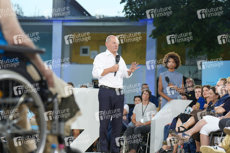 Kanzlergespräch mit Bürgern in Berlin