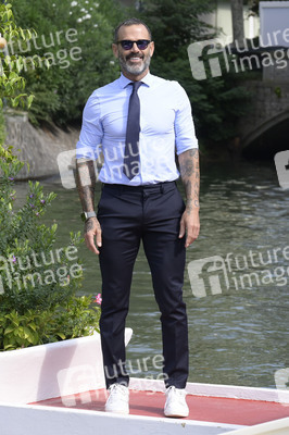 Ankunft von Katia Pedrotti und Ascanio Pacelli am Hotel Excelsior, Internationale Filmfestspiele von Venedig 2024