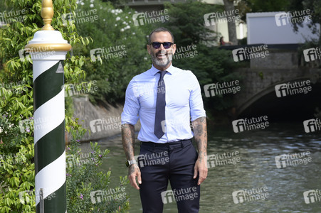 Ankunft von Katia Pedrotti und Ascanio Pacelli am Hotel Excelsior, Internationale Filmfestspiele von Venedig 2024