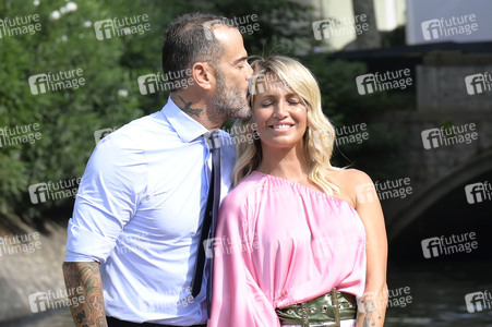 Ankunft von Katia Pedrotti und Ascanio Pacelli am Hotel Excelsior, Internationale Filmfestspiele von Venedig 2024