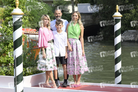 Ankunft von Katia Pedrotti und Ascanio Pacelli am Hotel Excelsior, Internationale Filmfestspiele von Venedig 2024