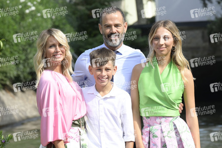 Ankunft von Katia Pedrotti und Ascanio Pacelli am Hotel Excelsior, Internationale Filmfestspiele von Venedig 2024