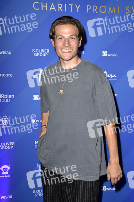 Charity Promi Swim Event 2024 in Berlin