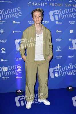 Charity Promi Swim Event 2024 in Berlin