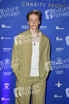 Charity Promi Swim Event 2024 in Berlin