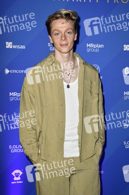 Charity Promi Swim Event 2024 in Berlin