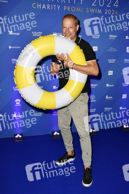 Charity Promi Swim Event 2024 in Berlin