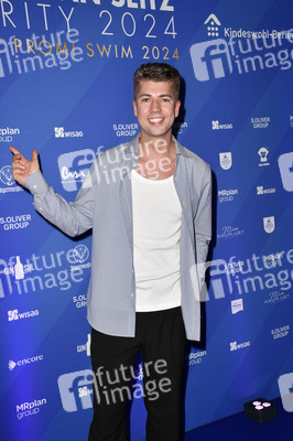 Charity Promi Swim Event 2024 in Berlin