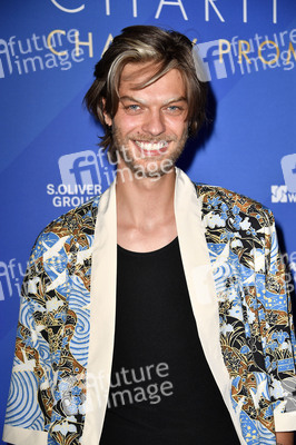 Charity Promi Swim Event 2024 in Berlin