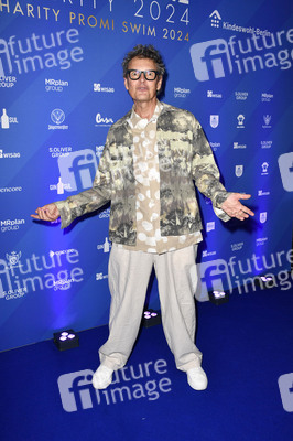 Charity Promi Swim Event 2024 in Berlin