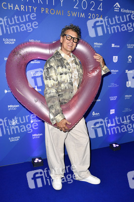 Charity Promi Swim Event 2024 in Berlin