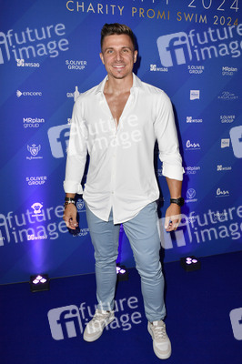 Charity Promi Swim Event 2024 in Berlin