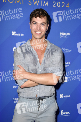 Charity Promi Swim Event 2024 in Berlin