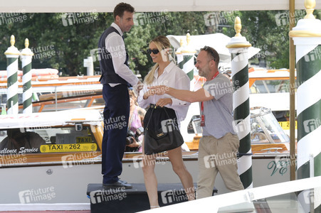 Ankunft von Martina Stella am Hotel Excelsior, Internationale Filmfestspiele von Venedig 2024