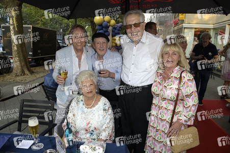 Get Together '55 Jahre Urbschat am Kurfürstendamm' in Berlin