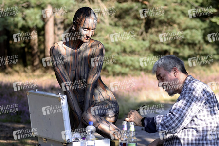 NATURE ART: Heidebäume / Heath Tress Bodypainting