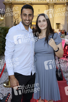 Theaterpremiere 'Stasi, Stress und Stolperfallen' in Berlin