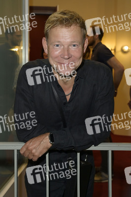 Theaterpremiere 'Stasi, Stress und Stolperfallen' in Berlin