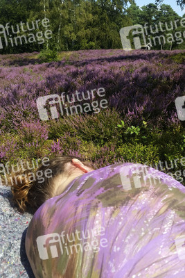 NATURE ART: Lila Heide / Purple Heather Bodypainting