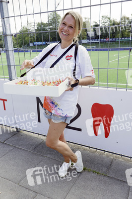 Benefiz-Fußballspiel 'Kicken mit Herz' 2024 in Hamburg