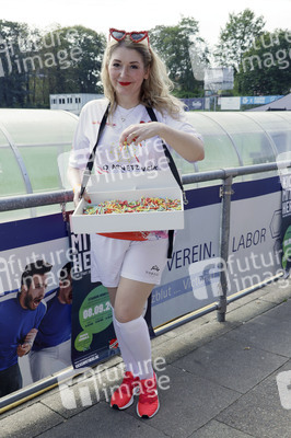 Benefiz-Fußballspiel 'Kicken mit Herz' 2024 in Hamburg