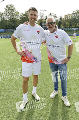 Benefiz-Fußballspiel 'Kicken mit Herz' 2024 in Hamburg