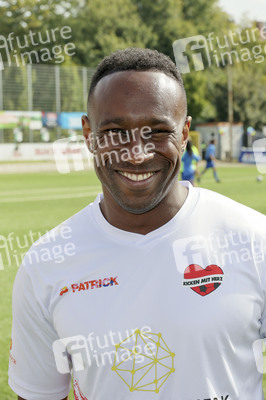 Benefiz-Fußballspiel 'Kicken mit Herz' 2024 in Hamburg