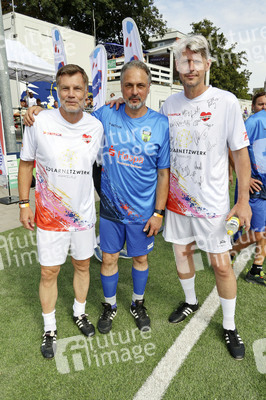 Benefiz-Fußballspiel 'Kicken mit Herz' 2024 in Hamburg
