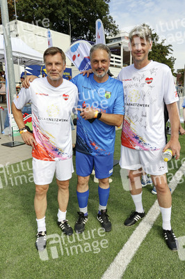 Benefiz-Fußballspiel 'Kicken mit Herz' 2024 in Hamburg