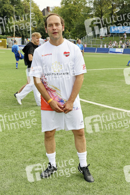 Benefiz-Fußballspiel 'Kicken mit Herz' 2024 in Hamburg