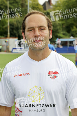 Benefiz-Fußballspiel 'Kicken mit Herz' 2024 in Hamburg