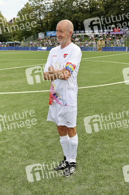 Benefiz-Fußballspiel 'Kicken mit Herz' 2024 in Hamburg