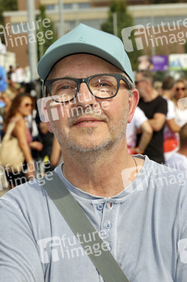 Benefiz-Fußballspiel 'Kicken mit Herz' 2024 in Hamburg