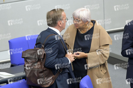 Feierstunde zum 75. Jahrestag der Konstituierung des ersten Deutschen Bundestages in Berlin